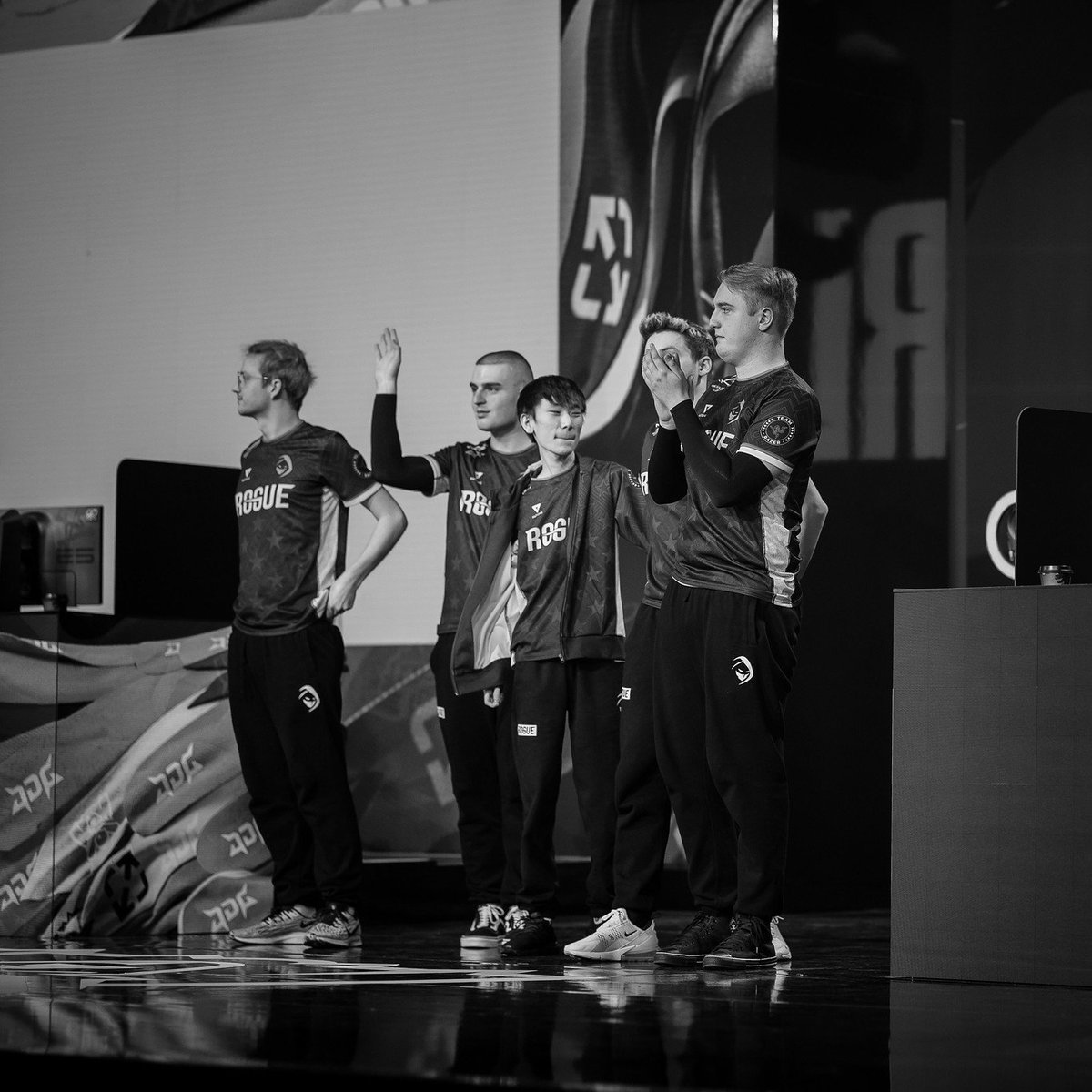 NAVILeague's tweet photo. Days like yesterday always sting but we won't let it overshadow the amazing year we've had. We are incredibly proud of this team for establishing Rogue as one of the best teams in the West #vamosrogue
💜 @Odoamne
💜 @Larssen00
💜 @malrang12
💜 @CompGRE
💜 @trymbilol https://t.co/kWJQjNilI6