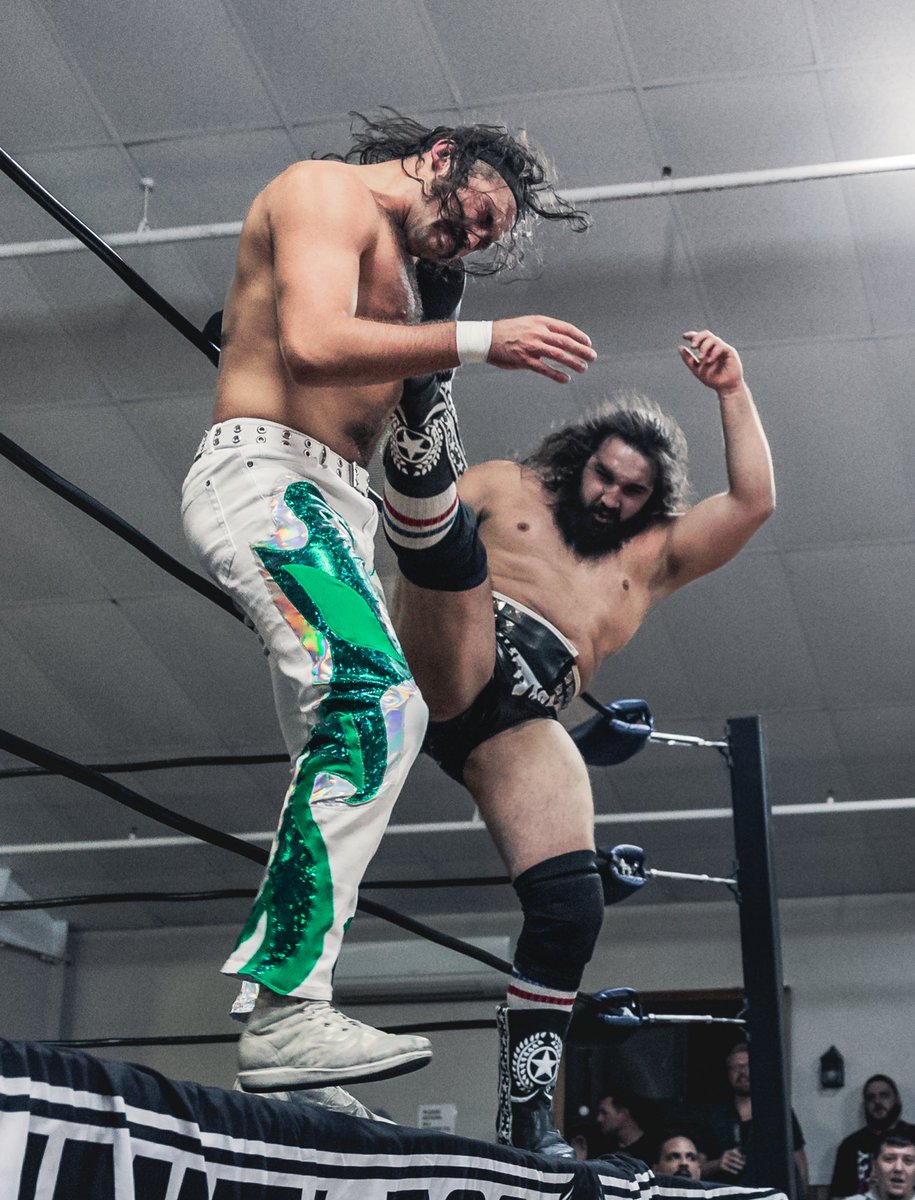 LWMaine's tweet photo. ▶️ 𝐅𝐔𝐋𝐋 𝐌𝐀𝐓𝐂𝐇: @alternative_ag vs. @RipFNByson from #ChasingForever just dropped on YouTube!

👉 https://t.co/6iqnjXzLVd

Both AG &amp; Ripper are back in action at #FreshBlood on 10/29!

🩸 Rip vs. @UpAndyBrown
🩸 AG vs. @GNARLSGARVIN 

📸 @WillowPixDavid https://t.co/AAquWZag03