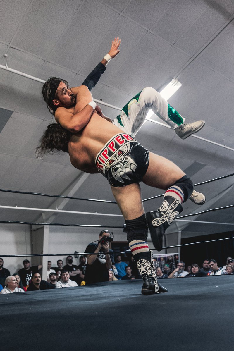 LWMaine's tweet photo. ▶️ 𝐅𝐔𝐋𝐋 𝐌𝐀𝐓𝐂𝐇: @alternative_ag vs. @RipFNByson from #ChasingForever just dropped on YouTube!

👉 https://t.co/6iqnjXzLVd

Both AG &amp; Ripper are back in action at #FreshBlood on 10/29!

🩸 Rip vs. @UpAndyBrown
🩸 AG vs. @GNARLSGARVIN 

📸 @WillowPixDavid https://t.co/AAquWZag03