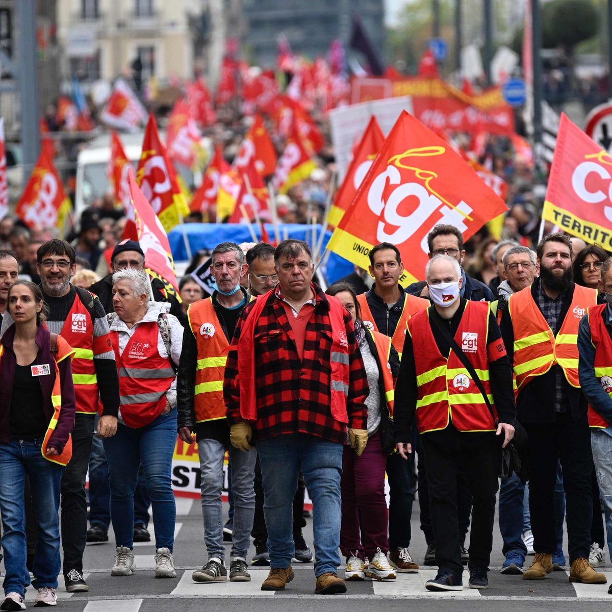 woofoshy's tweet photo. Le sang de notre jeunesse coule de ta main

#FranceProtests
#Electron https://t.co/VfaCcFMJTB