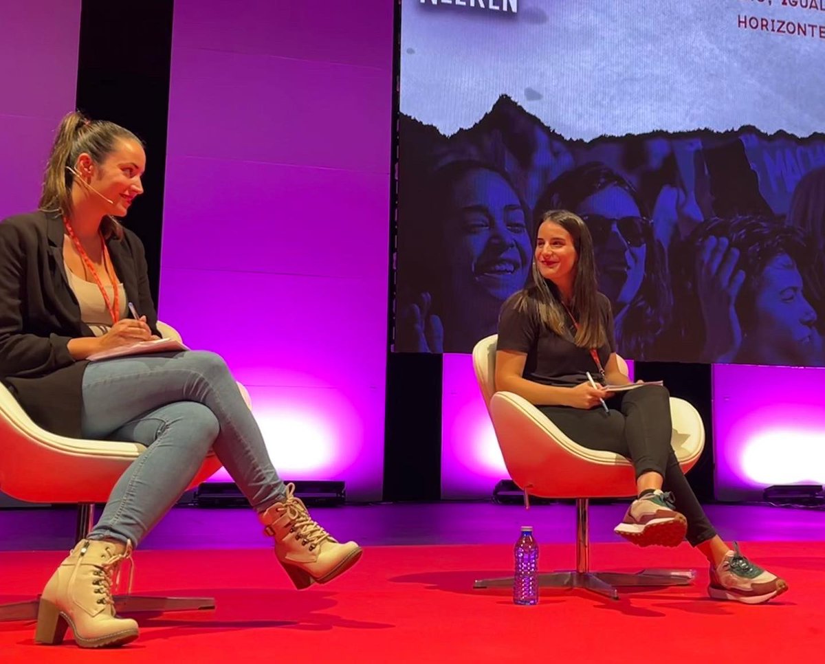 JSExtremadura's tweet photo. Primera ponencia “Feminismo como camino, igualdad como horizonte”. Modera Marta Padilla @MartiMagia8 e intervienen Nazaret Asensio, Alexia Gómez, Yanira Jara @YanireJara , Bea Moreno y Raquel Barahona.

💜💜💜💜

#ambiciónxextremadura #futuroigualdad https://t.co/k17xrQHgtu