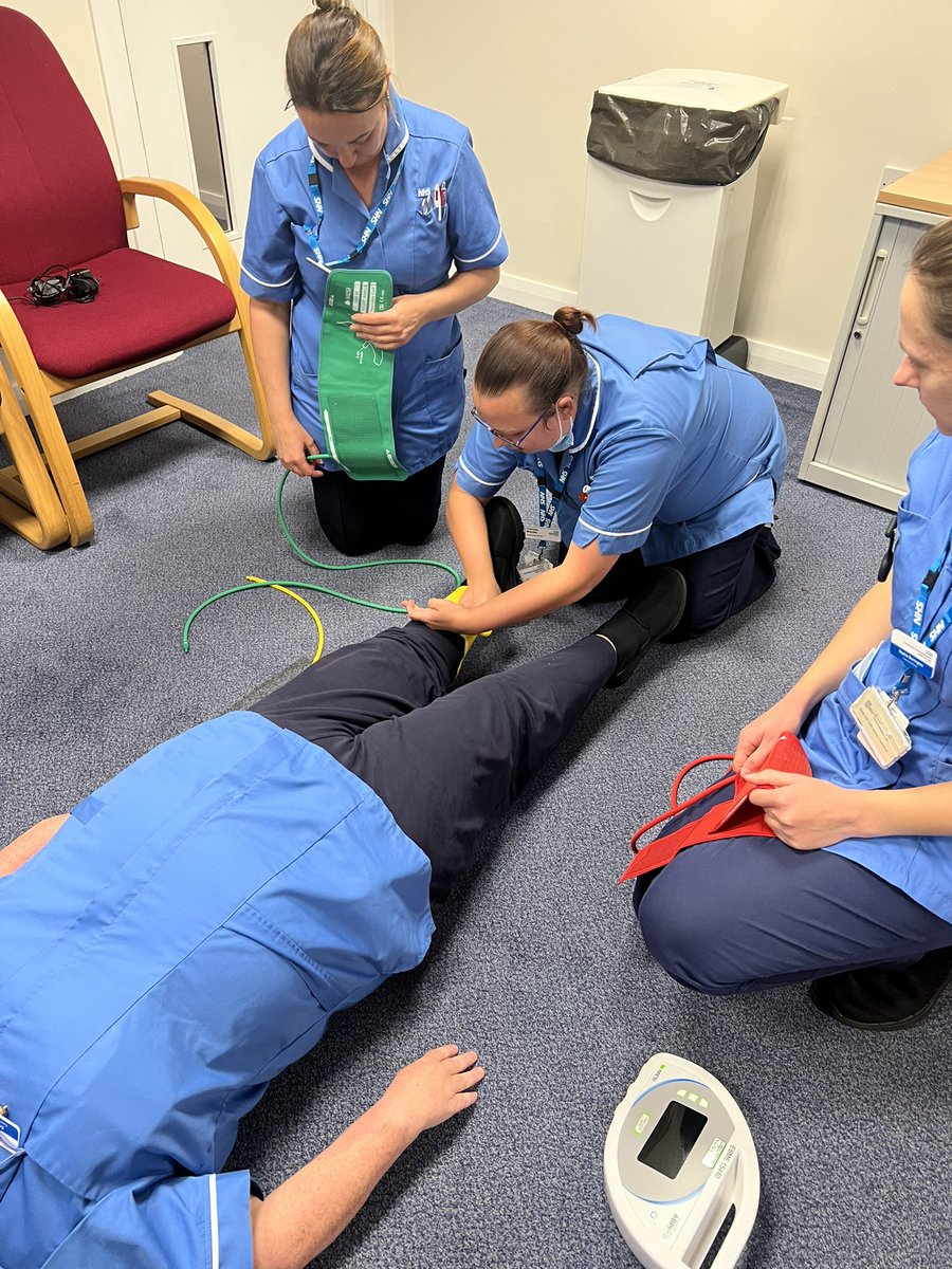 Band 5 clinical supervision this afternoon learning how to use the MESI Doppler and discussing leg ulcers for our topic of the month #legulcercare #topicofthemonth