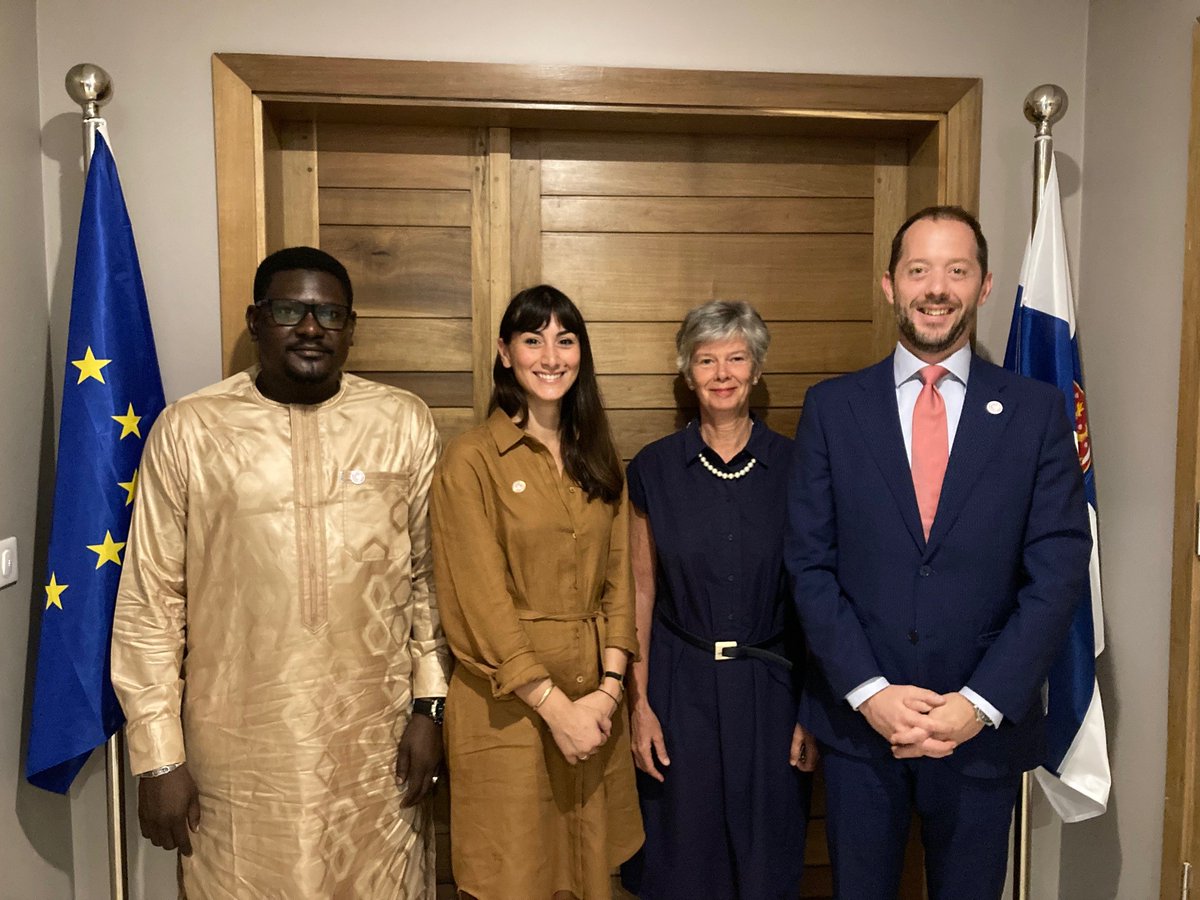 Finland_Senegal's tweet photo. Nous sommes ravis d'avoir accueilli l'Appel de Genève et les collègues des ambassades à Dakar pour un riche échange sur le travail unique, difficile et très important de @genevacall pour le respect du droit international #humanitaire dans le #Sahel. 
@GCburkinafaso # https://t.co/Ij5K63r3bP