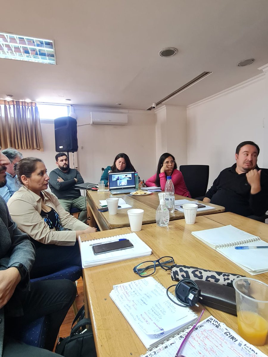 anffos's tweet photo. Directorio ANFFOS participó ayer jueves en reunión híbrida d directorios de asociaciones base d Federación FENAMIAS, poniendo temas en común; coordinando acciones en defensa de 1 presupuesto 2023 q no castigue a los + vulnerables; y en salvaguardar d° de las y los trabajadores. https://t.co/ZuVV8zrHSm