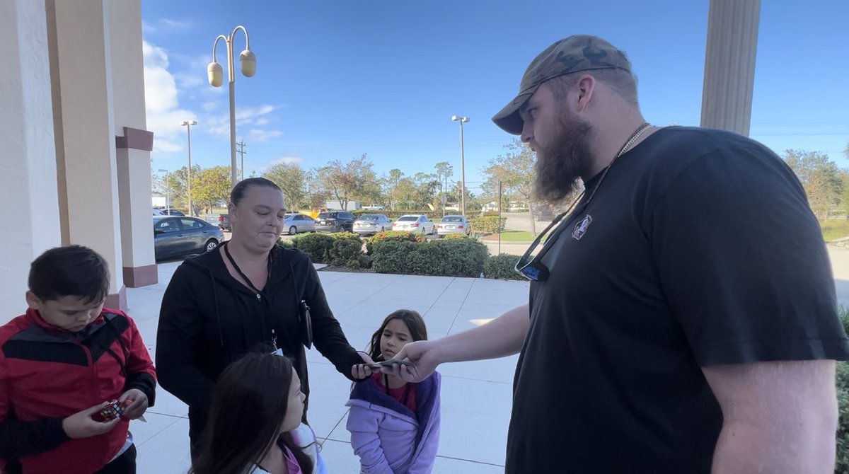 Kenny Morales tweet media