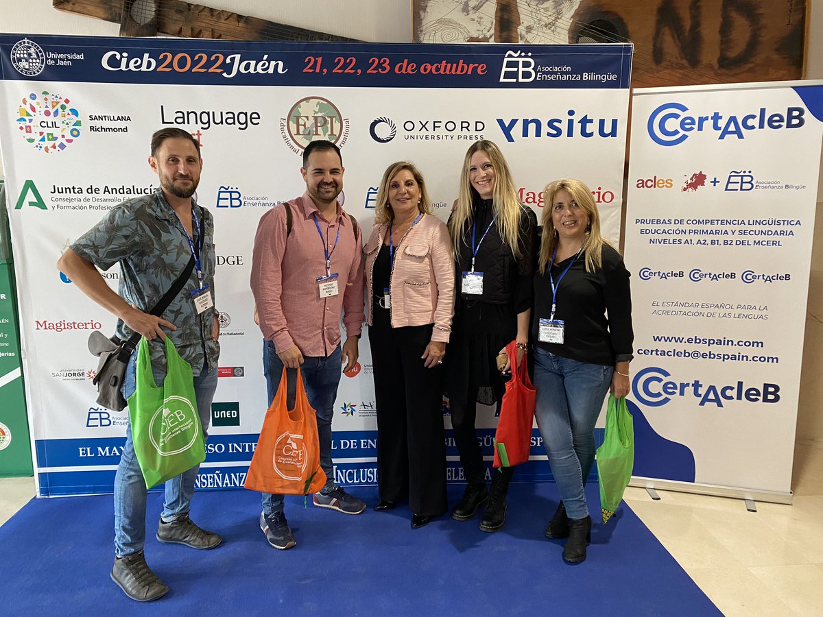 alfonsomayor's tweet photo. Fin de semana de formación 📝 en @CIEB2022 “Enseñanza bilingüe: inclusión y excelencia”🗣🇬🇧 en @ujaen donde presento la comunicación “Impacto de un Proyecto Erasmus + en la Educación Bilingüe” en @ComarcaCra representando a @ProgramasRM #CIEB2022 @Educarm https://t.co/bHzAX9qIXy