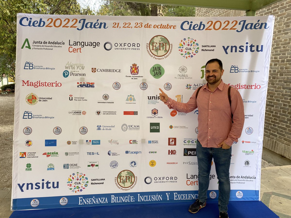 alfonsomayor's tweet photo. Fin de semana de formación 📝 en @CIEB2022 “Enseñanza bilingüe: inclusión y excelencia”🗣🇬🇧 en @ujaen donde presento la comunicación “Impacto de un Proyecto Erasmus + en la Educación Bilingüe” en @ComarcaCra representando a @ProgramasRM #CIEB2022 @Educarm https://t.co/bHzAX9qIXy