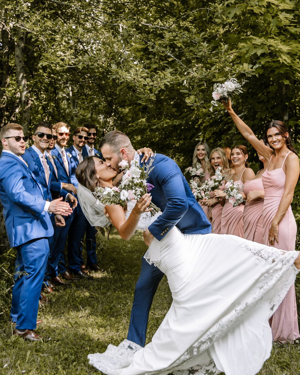 Mount_Alverno's tweet photo. “You are every reason, every hope and every dream I’ve ever had.” - Nicholas Sparks

A glimpse into Rachel and Tomaz wedding day - the perfect day, the perfect setting. Thank you for having us host your special day. We wish you the best for years to come!

#weddingday https://t.co/diXA3hxG1Z
