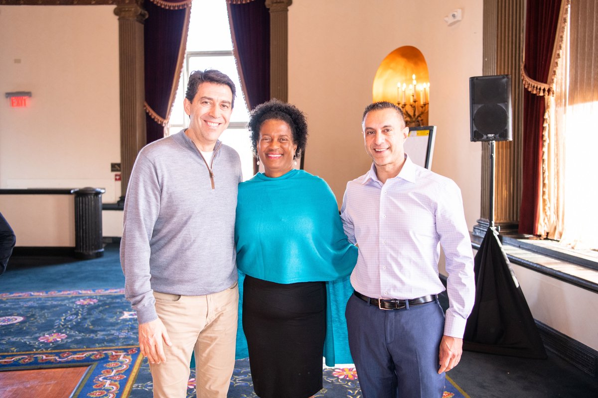 dianthustx's tweet photo. Thank you to Glenda Thomas for taking the time to share your story with our team and for dedicating your time for the advocacy of patients with #MyastheniaGravis and #RareDiseases. To learn more about Glenda’s story, click here: https://t.co/60Ny7fy7j1 https://t.co/UNXJlGaNz4