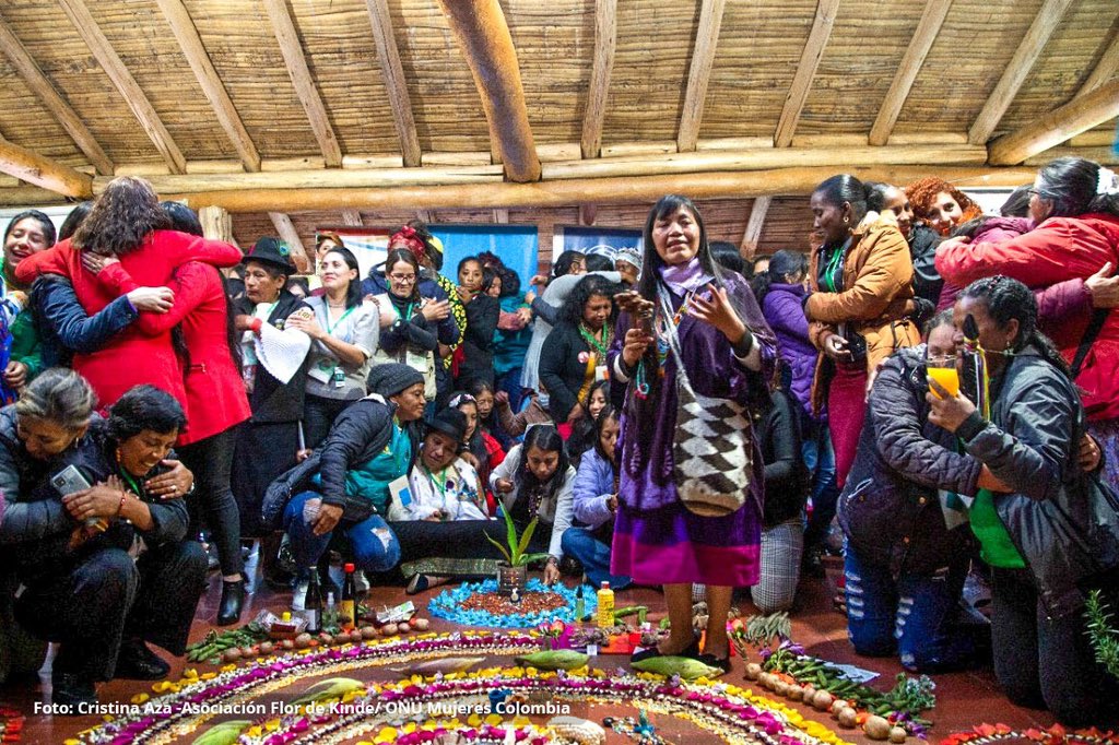 Con el apoyo de WFP, ayer mujeres rurales de 🇨🇴 y 🇪🇨 en Ipiales conversaron sobre “Tejiendo saberes y sentires sobre el recurso hídrico y el cambio climático". Construyendo paz y desarrollo a partir de la voz de lideresas campesinas, indígenas y afro representando sus territorios