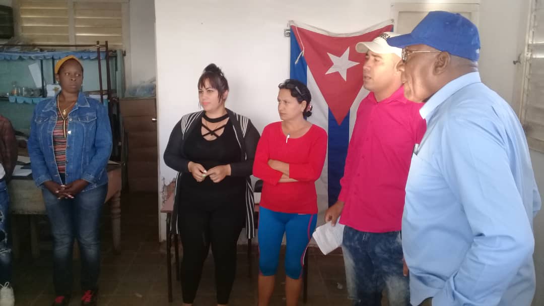 En el Consejo Popular 'El Cafetal' de #SanJuanYMartinez, evalúo la recuperación de la escogida de tabaco e intercambio con los compañeros de la Oficina de Trámites del Consejo Popular. #CubaPorLaPaz #CubaViveYTrabaja