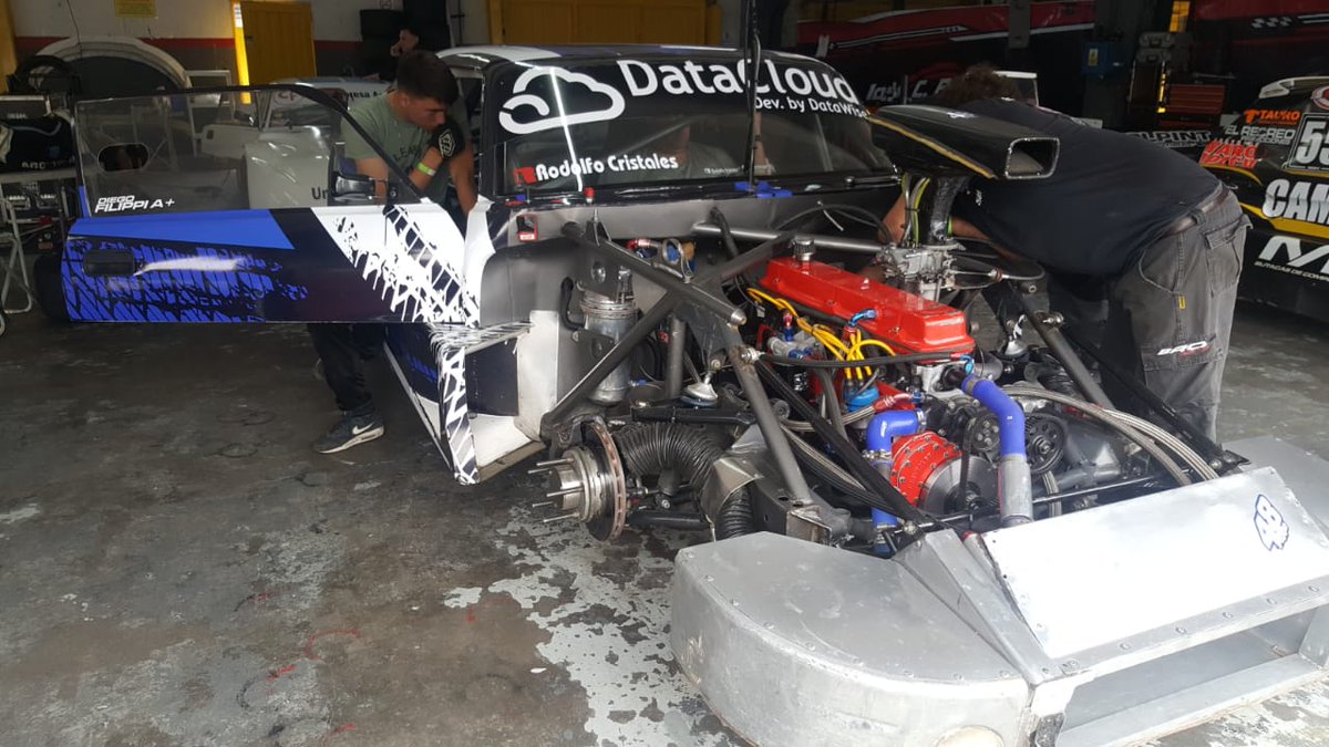 MaximoCruce's tweet photo. A minutos de salir a pista a entrenar por la 8* fecha, últimos detalles para la Chevy del Procar 4000 A  de Diego  Filippi en el autódromo de Bs As @Procar_4000 https://t.co/eU7KXaccB8