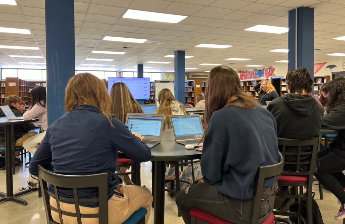 MountaineersMC's tweet image. Working with the 9th &amp;amp; 10th grade English teachers the last couple of weeks has been inspiring. They care so much about their students and helping me promote the media center and #highschoolreaders. Amazing! #bestenglishteachers #CLIMB