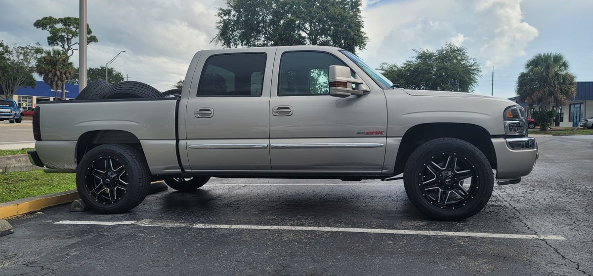 RNRtires's tweet photo. Did you know that we can customize a Tire / Wheel Package just for you? Speak to one of our tire specialists bright and early tomorrow morning! โ #TireWheelPackages #RNRtires https://t.co/E0Nyne07Cm