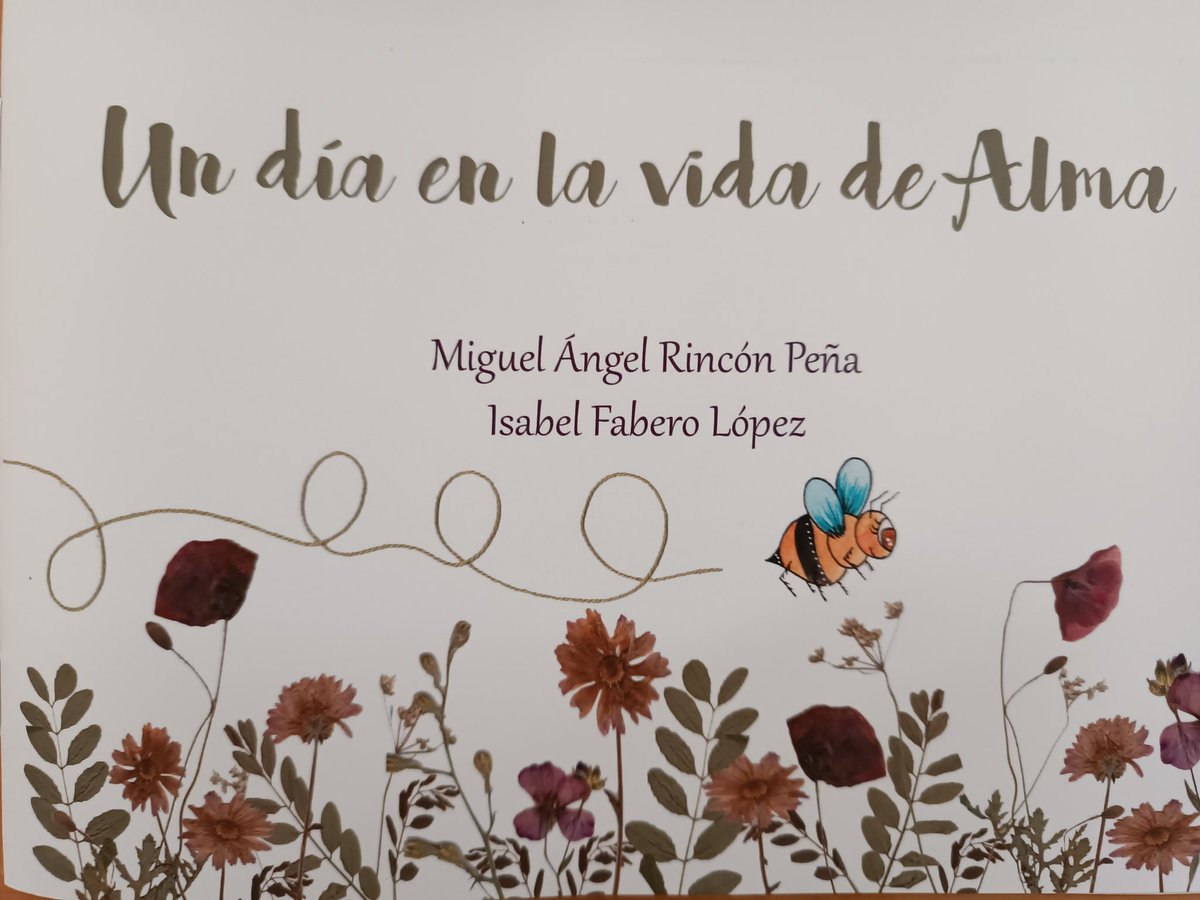 polavide's tweet photo. /Un día en la vida de Alma 🐝🐝
Agradecemos el detallazo de la Asociacion de Apicultures de Andalucía y el #ayuntamientodepradodelrey , al hacer hoy entrega al alumnado del pequeño cuento sobre la vida de las abejas, escrita por #miguelangelrinconpeña e #isabelfabero. ¡¡Gracias!! https://t.co/c9XYH3M8NH