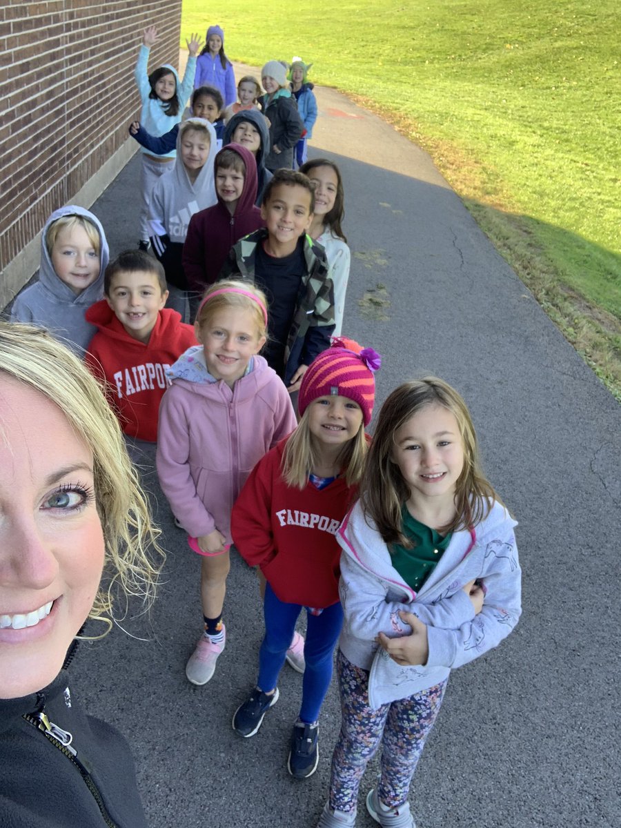 CarpenterDU1's tweet photo. Fall Crawl for @URMed_GCH ❤️ @Dudley_School @FCSDtweets https://t.co/W7VWkvB0YS
