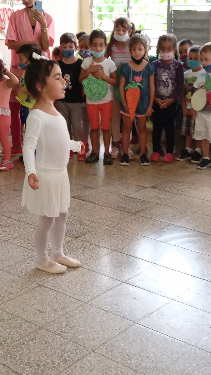 alegres_ci's tweet photo. Nuestros niños celebraron el día de la Cultura Cubana  con variadas representaciones de  vestuarios y accesorios tíicos de nuestra nación.@CulturaCubana
 @CubaViveEnSuhistoria https://t.co/LVkVLLSg0A