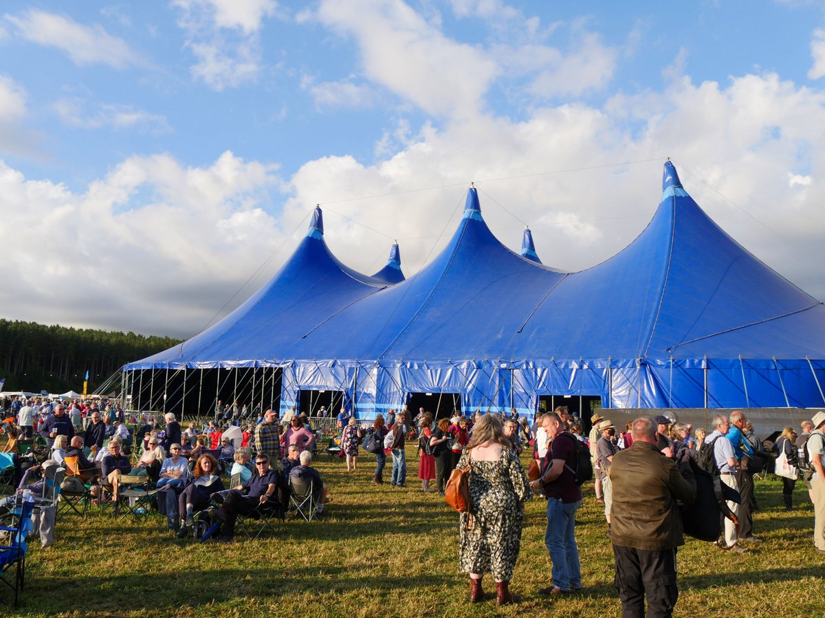 BonnerHindley's tweet photo. Held yearly at Cinderhill Farm in Barnsley, the small boutique arts and music festival hosted an all-female headline bill. Plus, a 50/50 gender artist split, working with The F List to improve the diversity of the festival’s line-up. We’re proud to support the festival! https://t.co/qo5Owv7vvD