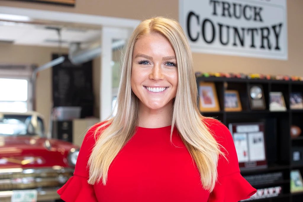 ScottPresler's tweet photo. FLIP OPPORTUNITY: We all need to support @kleavittnh in New Hampshire’s 1st congressional district. 

If you live in Rockingham County, I can connect you w/ a local organizer.

Let’s flip #NH01 from 🔵🔜🔴. https://t.co/3EXtAnCmp9