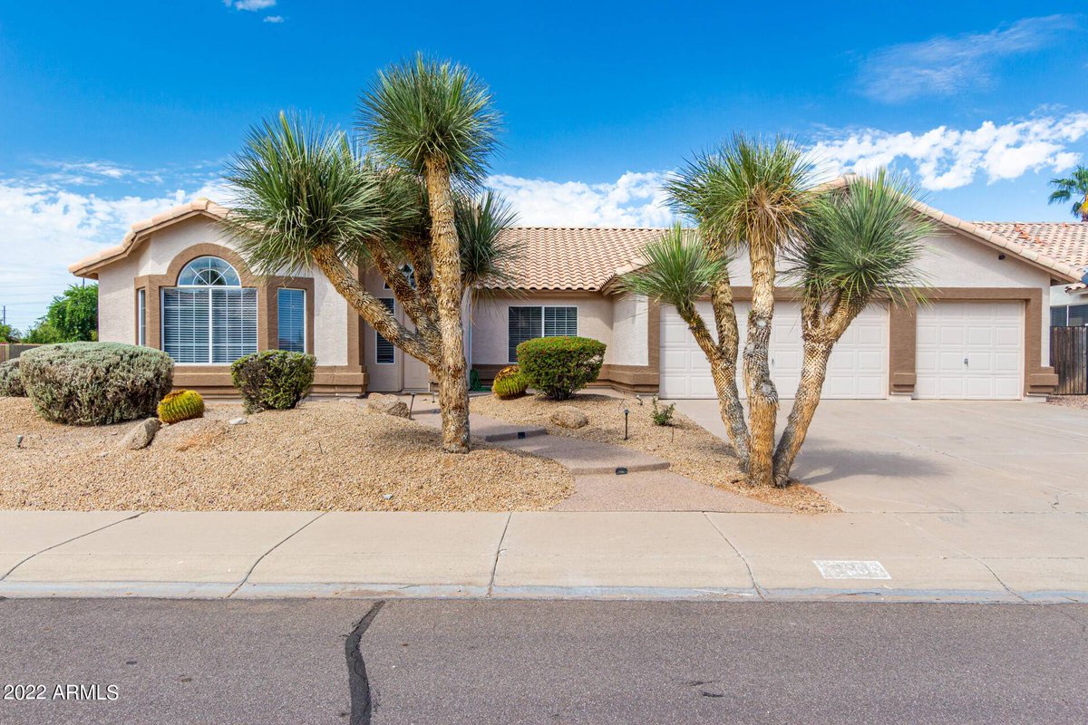 KrysTheRealtor's tweet photo. 964 S CANAL DR, Gilbert, AZ 85296 Amazing Gilbert Location!
Take a look at this awesome space: https://t.co/c9eedWzaBf https://t.co/J1Urs8f15r
