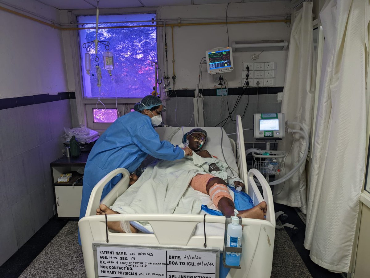 westerncomd_IA's tweet photo. #CommandHospital #WesternCommand received five critically injured workers of GREF involved in a road accident at Sasoma-Saser La sector of Leh. A specialist team of #ArmyDoctors promptly
conducted emergency surgery.  Presently their condition is stable.

#IndianArmyCares
@adgpi https://t.co/uejirI8mve