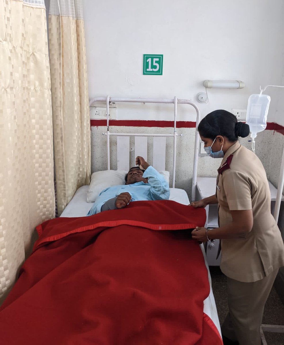 #CommandHospital #WesternCommand received five critically injured workers of GREF involved in a road accident at Sasoma-Saser La sector of Leh. A specialist team of #ArmyDoctors promptly conducted emergency surgery. Presently their condition is stable. #IndianArmyCares @adgpi