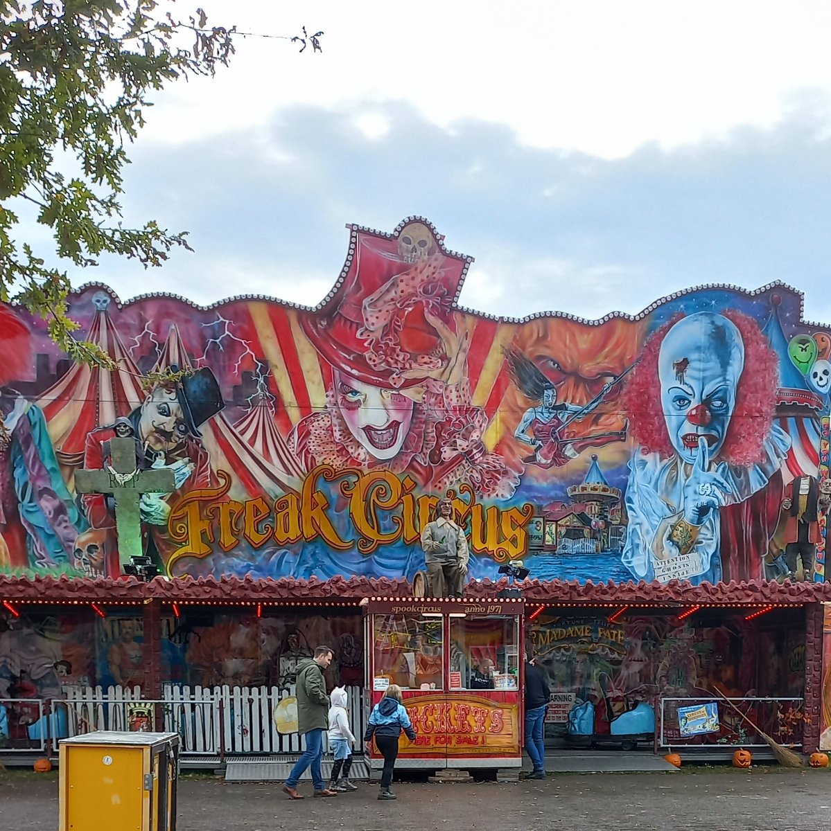 Moniquevhreve's tweet photo. 21-10-22   Kermis in Enschede 🍭🎠🎡 https://t.co/vYfyca3ZqU