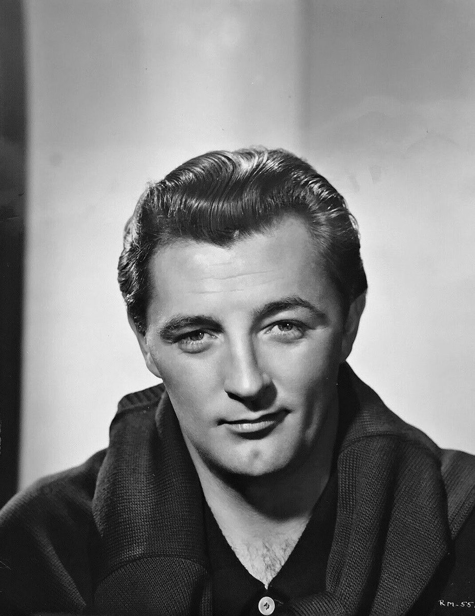 mitchumarchive's tweet photo. Robert Mitchum photographed by Ernest Bachrach, 1948 https://t.co/BEuomDn38o