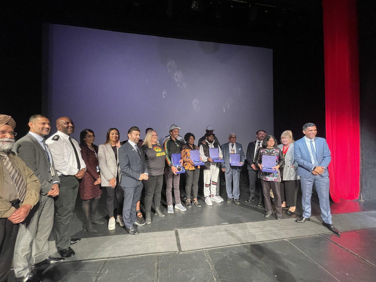 sukirandhawa4x4's tweet photo. Great evening celebrating #BlackHistoryMonth with #NorthKentCaribbeanNetwork @cohesionplus great seeing so many community contacts. Congratulations to all those who were nominated for the extraordinary work they do in #Gravesham for the #community well done to you all 👏🏽 https://t.co/eZPXewVHQU