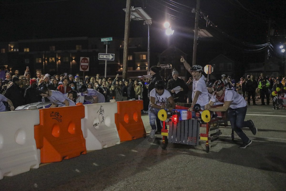 🏁 We had SO MUCH FUN at Bed Races last night with @ruparutgers! Thanks to everyone who participated and everyone who came out to cheer on our teams. @RUGetInvolved @RutgersNB @rutgersu (1/2)