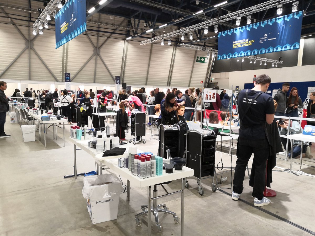 Upeat järjestelyt WorldSkills 2022, ammattitaidon MM-kilpailuissa Messukeskuksessa. <a href="/SkillsFinland/">Skills Finland</a>