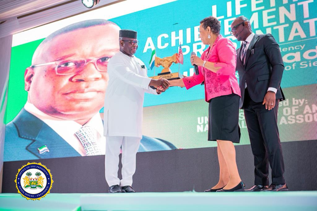julius_maadabio's tweet photo. Earlier this year, the immediate past president of the @nationalbar, Judge @Esquiremoore conferred me with the Lifetime Achievement Award, formally presented to me yesterday in Freetown by a United States of America delegation. 1/5 https://t.co/iQ5Wj7FiiM