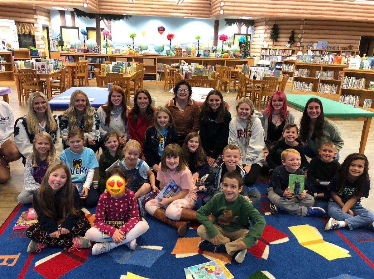 mamagrizzbear's tweet photo. Great start to our Friday @AveryElementary! Thanks for having us @CVHS_CTAE, we loved spending time with your students. #averyrocks 🐻💙 https://t.co/ec6dpnvctq