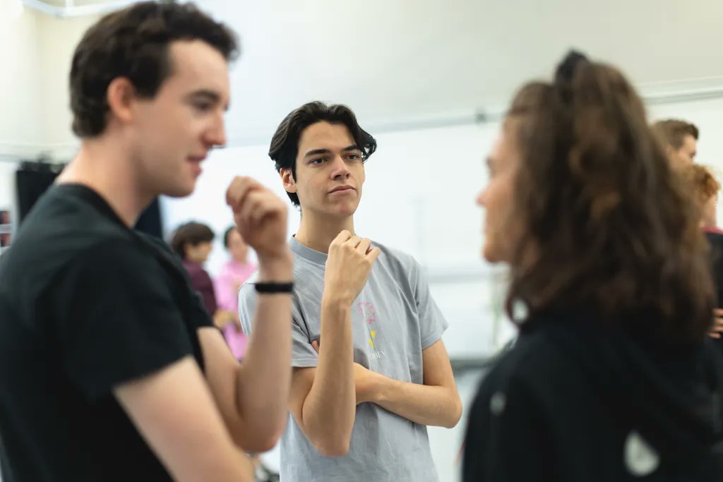 👀 Sneak peek at our third-year BA Acting students rehearsing for their upcoming performance of @lucyprebblish's A Very Expensive Poison. Tickets available online! 🎟️ rcs.ac.uk/box-office/eve… 📅 8-11 Nov 2022 (BSL Interpreted performance on 9 Nov) 📸 RCS/Robbie McFadzean