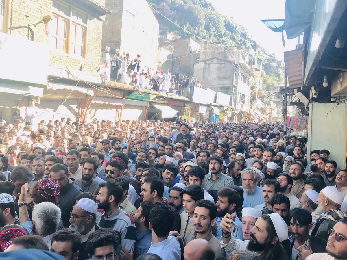 swatptm1's tweet photo. د سوات قامي جرګه Swat qame jirga جرګه له خواه په تحصیل بهرین  #مدین بازار کې د آمن غوختلو لپاره رابلل شوې اولسې پاخون دوام ارې
#مونږ_پخپله_خاوره_آمن_غواړو
@ManzoorPashteen https://t.co/7v6nEOefl0