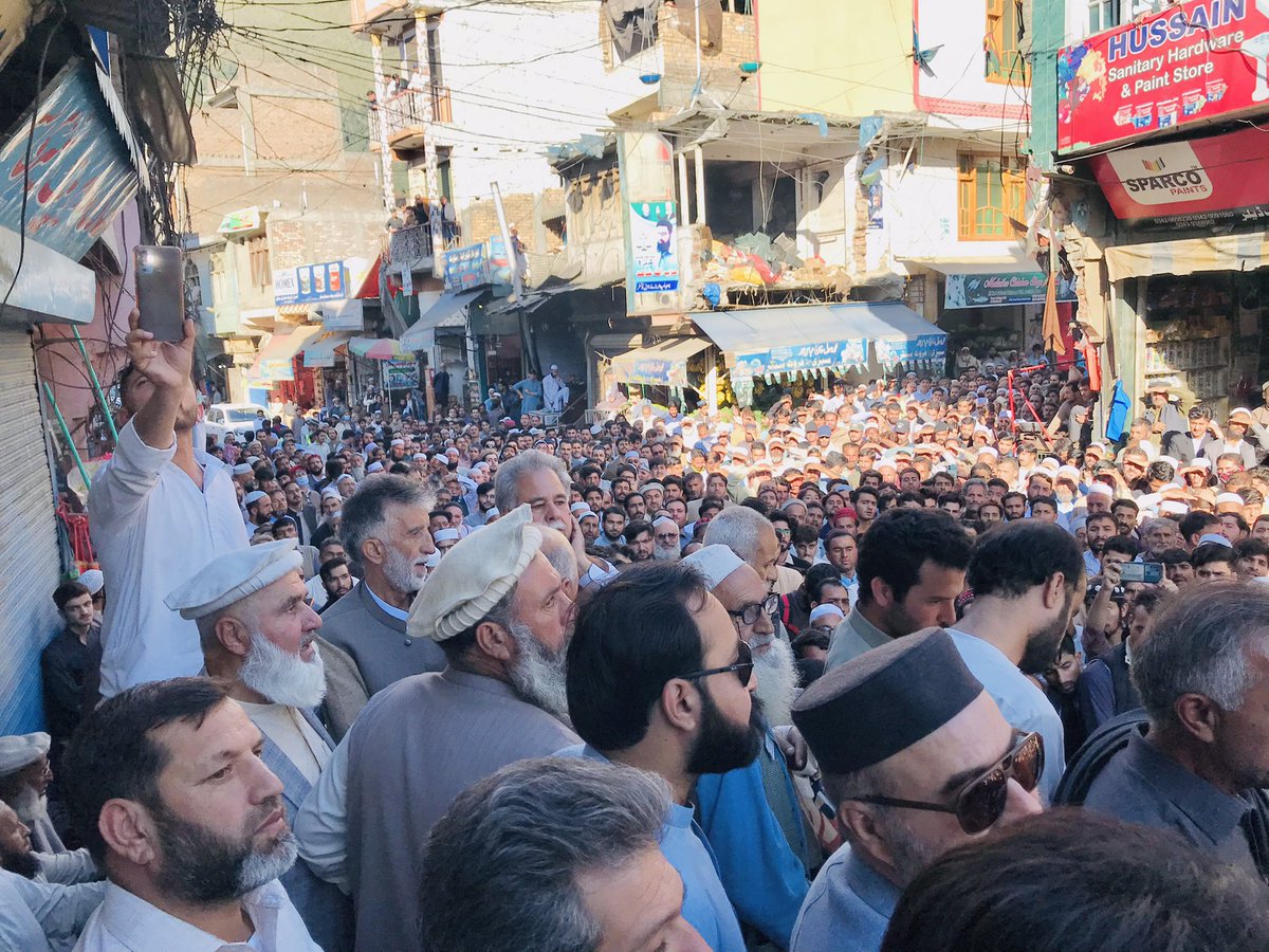 swatptm1's tweet photo. د سوات قامي جرګه Swat qame jirga جرګه له خواه په تحصیل بهرین  #مدین بازار کې د آمن غوختلو لپاره رابلل شوې اولسې پاخون دوام ارې
#مونږ_پخپله_خاوره_آمن_غواړو
@ManzoorPashteen https://t.co/7v6nEOefl0