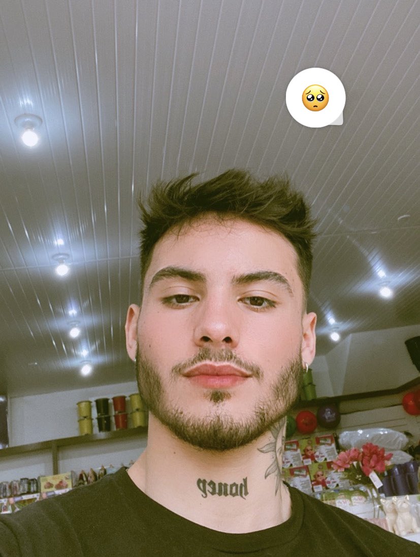 ohsancar's tweet image. pessoas que não entendem que esse emoji 🥺 é pedir pica