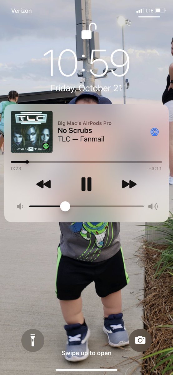 lilmacmodel's tweet photo. So I went on a date to a karaoke bar once and sang this song without thinking about what the lyrics were saying 😅 https://t.co/MLSLZIVIrw