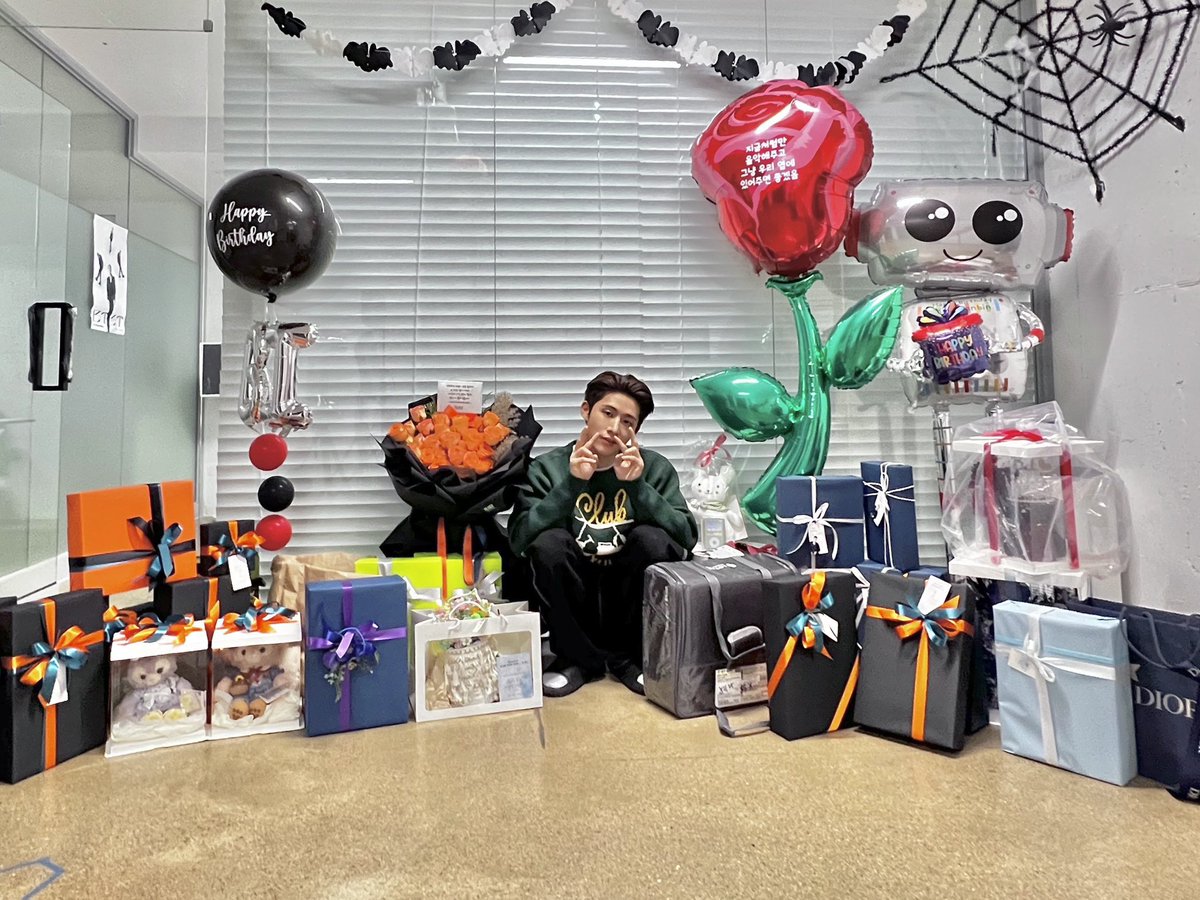 ifda_hanbin's tweet photo. 내 애기 생일축하해 태어나줘서 고마워 
늘 옆에 존재해줘서 고마워 항상 웃는 일만 있었으면 좋겠다 행복하자 사랑해 많이 

#GlobalStarHanbinDay
 #김한빈짱짱_생일축하헿헿 https://t.co/etTmqxSUmR