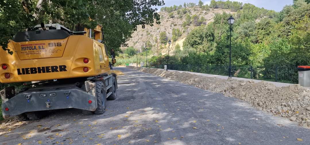 aytobolulla's tweet photo. CAS : Iniciadas las obras para llevar a la futura area recreativa y piscina municipal el agua potable y diferentes cableados 🚧 

VAL: Iniciades les obres per a portar a la futura area recreativa i piscina municipal l'aigua potable i diferents cablejats 🚧 

#Bolulla https://t.co/sbSJCq8Lqr