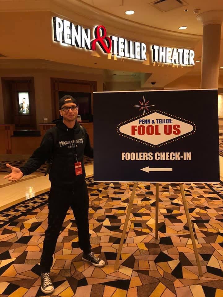 magicrocksshow's tweet photo. Can’t believe this was two years ago 🤯 Can’t wait for the new season🤘🏻 @FoolUsTV @CWPennandTeller @pennjillette @MrTeller #pennandteller #foolus #fooler #magicrocksshow #rocknroll #rock https://t.co/QG807SwLqH