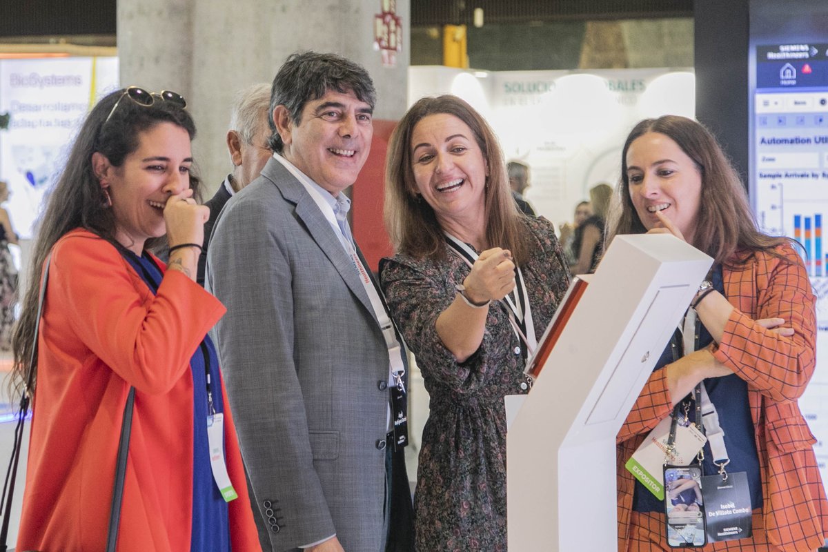 SiemensHealthES's tweet photo. El juego para profesionales de laboratorio “TapUrLab” fue uno de los protagonistas durante el congreso #LABCLIN2022. ¡Desliza, automatiza y optimiza! Experiencias diferentes que generan sensaciones inolvidables. https://t.co/65lTOzBzi8