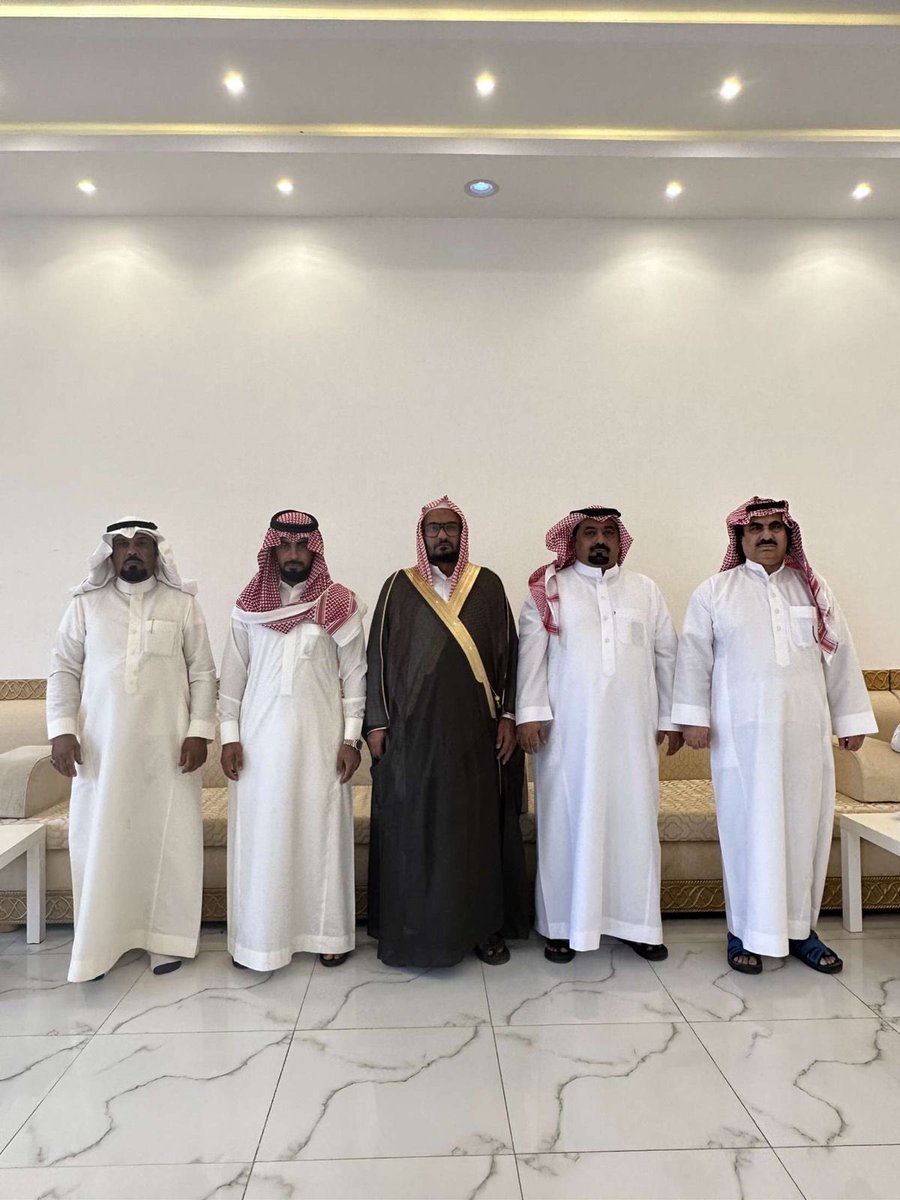 نبارك للشاب / فارع بن فراج العضياني عقد قرانه هذا اليوم 

الف مبروك والله يوفقه
