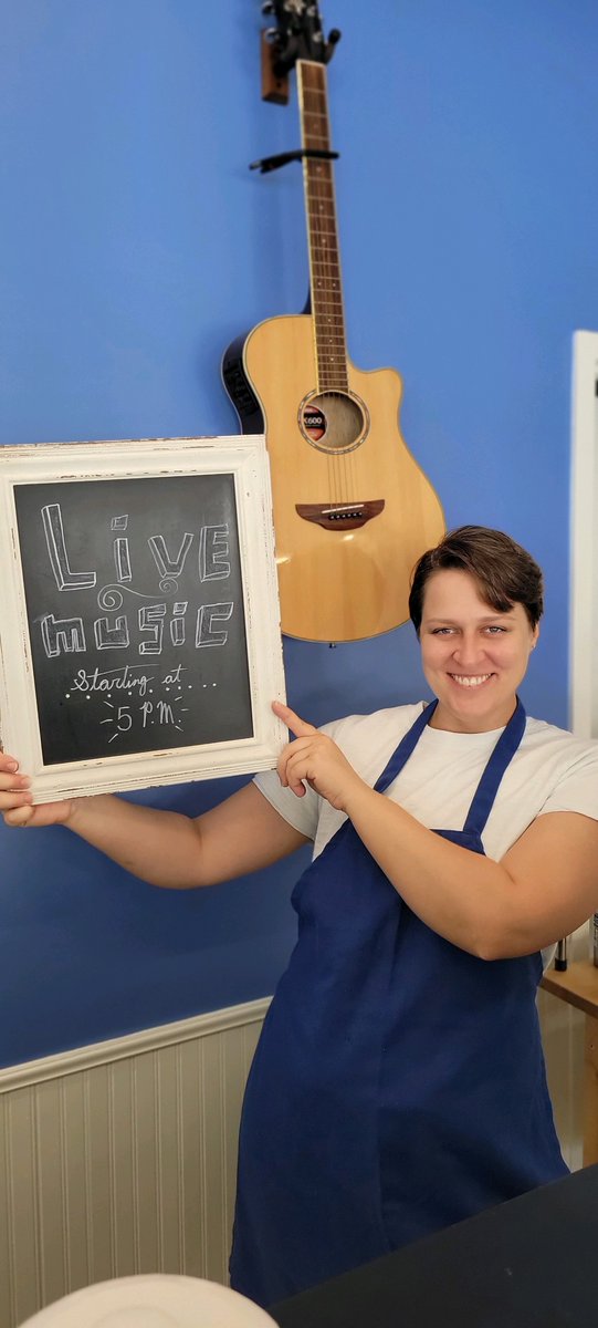 Live music #tonight from 5-7pm! Be there or be square!