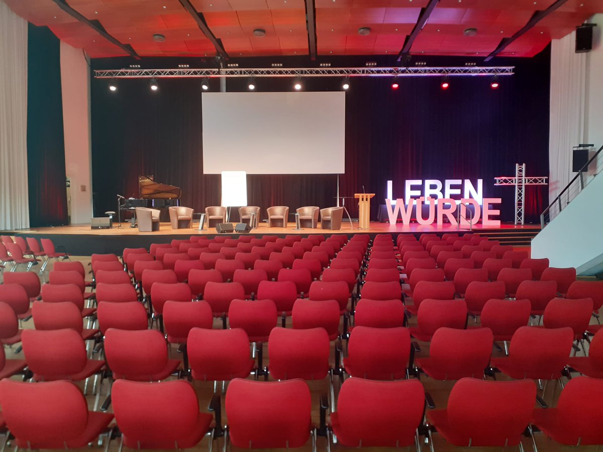 BVLebensrecht's tweet photo. Freundliche Einladung: Machen Sie sich doch selbst ein Bild. Kongresseröffnung Leben.Würde heute live um 19:30 Uhr. https://t.co/ElvfnCR8oV. #prolifefacts https://t.co/Nwx950RLv5