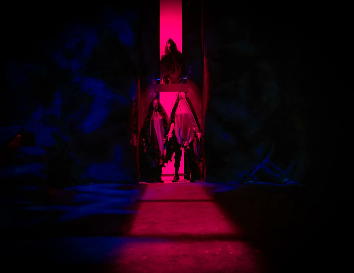 Have some spookier images from Macbeth at the dlr Mill Theatre.
What do you think of this batch?
-
Photos courtesy of Declan Brenna
