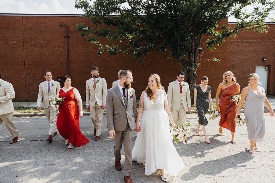windycitybrides's tweet photo. Insert: you and your squad looking picture perfect. 
Don’t wait until last minute to book your beauty team. On-location beauty services offer you the comfort of getting ready in the space of your choosing.  Send us a message to inquire availability for your wedding day. ✨ https://t.co/lClgdjpDXv