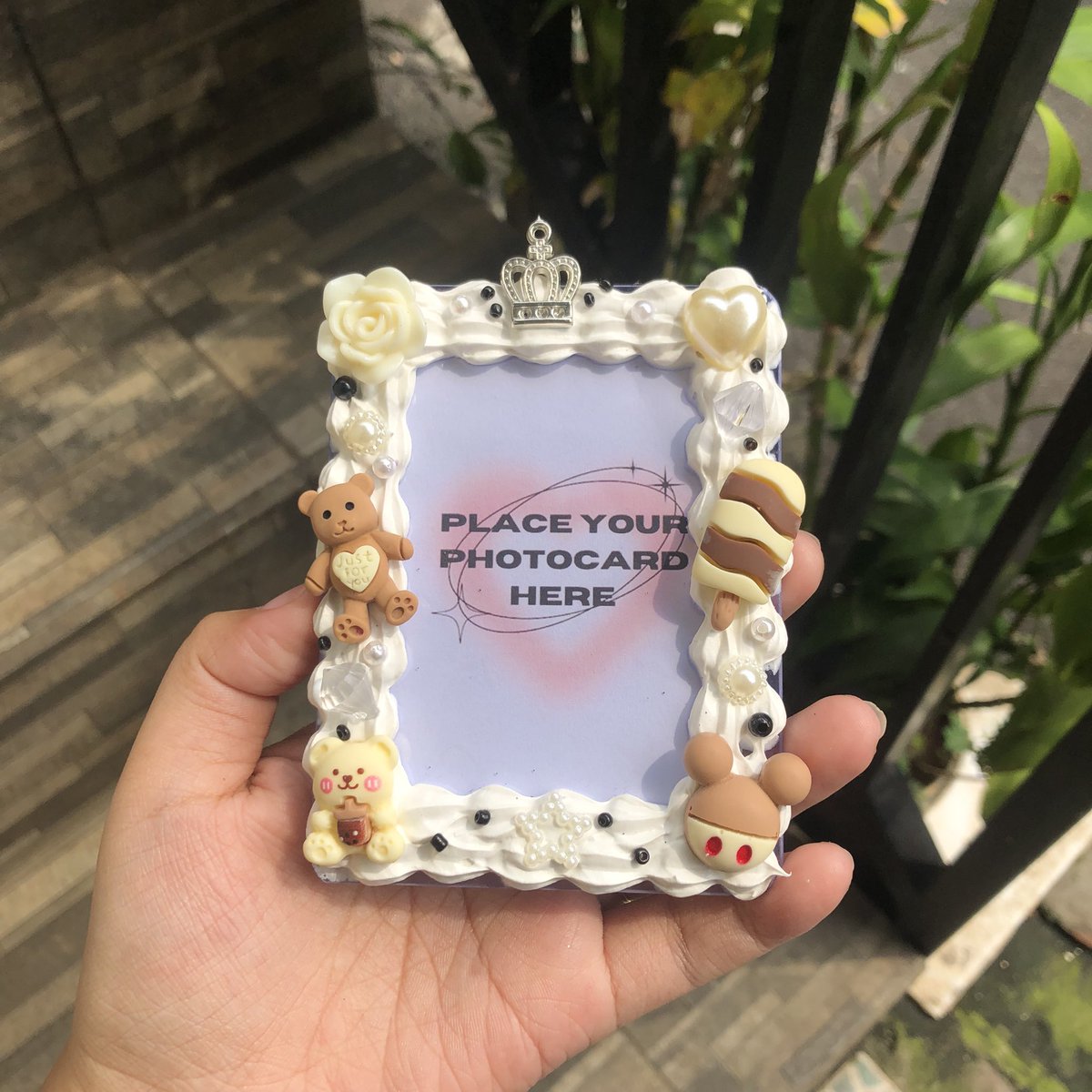 bisa di minisnap juga yaaa jd bisa dibawa konser !! 🥳

🏷 toplo toploader deco decoration cream resin ina lucu hias kpop id holder minisnap mini snap photocard pc commis custom commission ultra pro sultan nct enhypen bts treasure svt seventeen blackpink ive