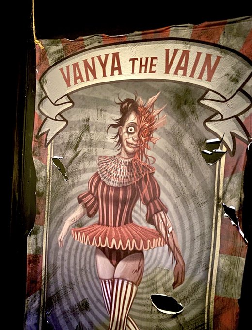 &ldquo;Seen last night at a Carnival themed haunted house&rdquo; https://t.co/AxWPMGl4zj<a href="/tag/photography"class="tags"><span>#photography</span></a><a href="/tag/lightpainting"class="tags"><span>#lightpainting</span></a><a href="/tag/longexposure"class="tags"><span>#longexposure</span></a>