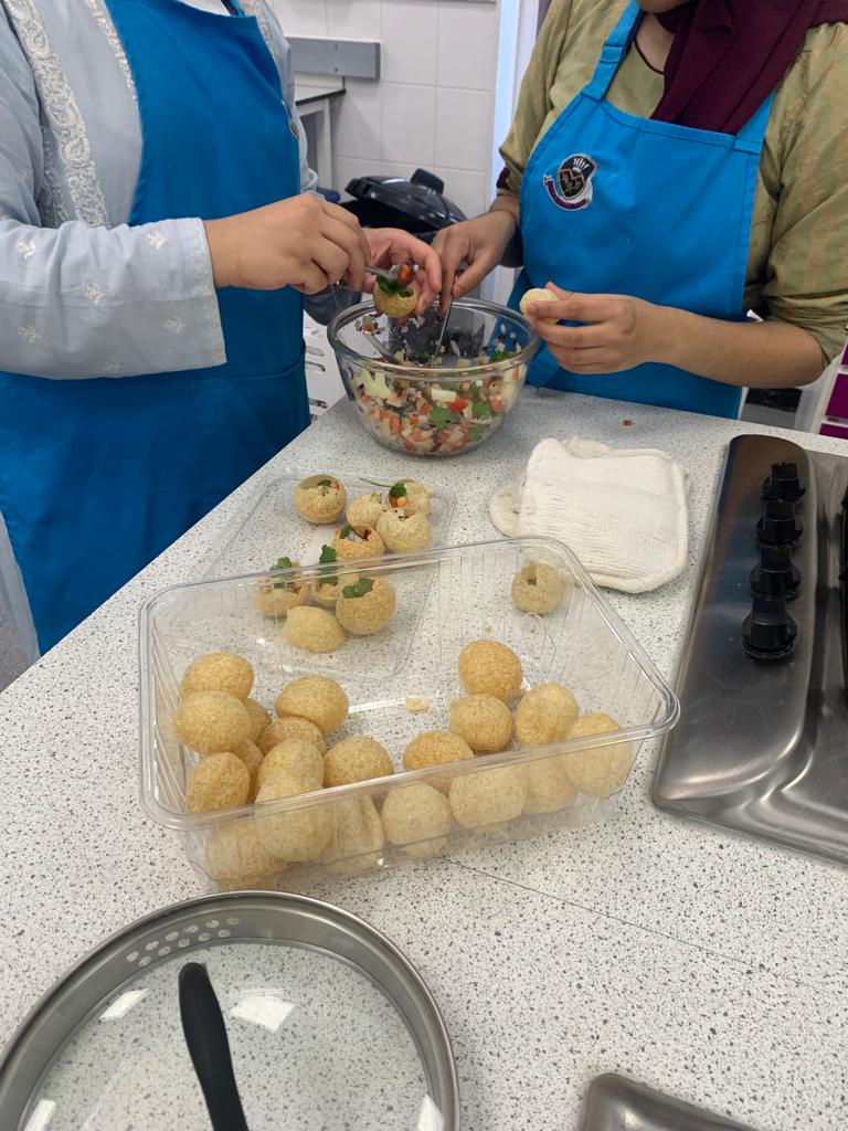 South Asian street food and rock cakes, foods made by our talented students for #diversityday <a href="/Sharplesschool/">Sharples School</a>
#panipuri #golgappa #rockcakes